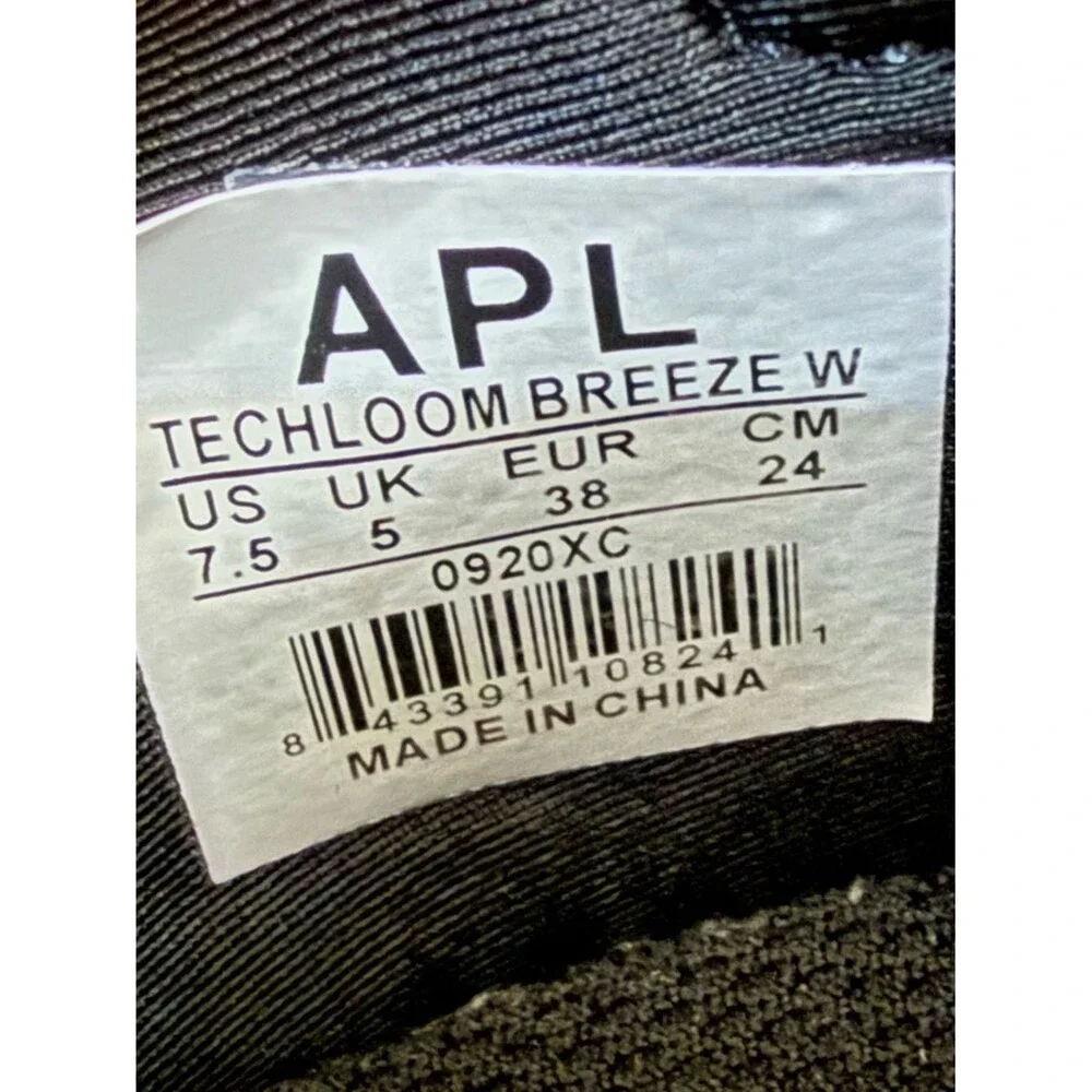 APL TechLoom Breeze Black & White Lightweight Lace Up Sneakers. 7.5.